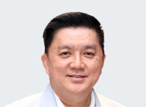 นายภาสวรรธน์ วัชรพงศ์วริศ